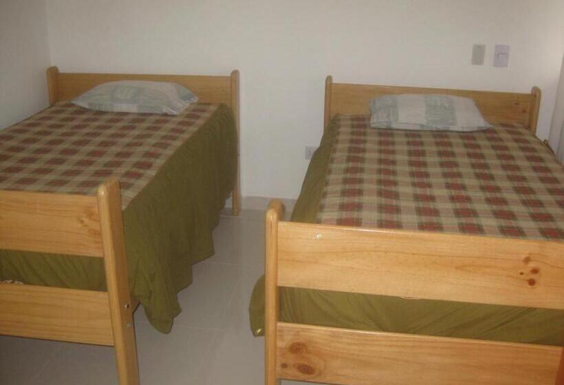 스탠다드 트리플 룸, Hostal Camiluz