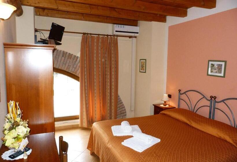 اتاق لوکس یک تخته, Agriturismo Ai Due Volti
