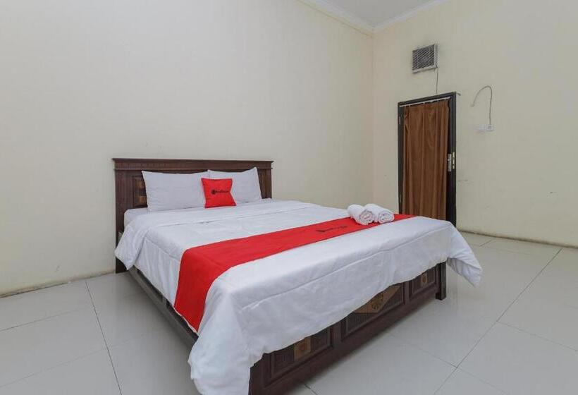 Номер Стандарт, Reddoorz Plus Near Museum Angkut Batu 4
