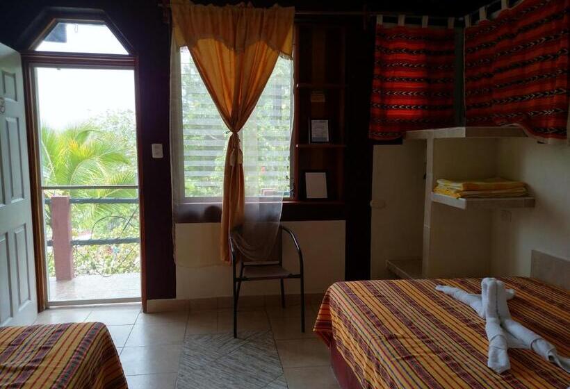 اتاق استاندارد با چشم‌انداز دریاچه, Zapote Tree Inn