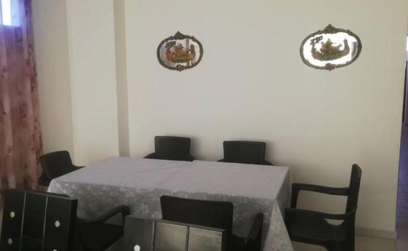 شقة غرفة واحدة, Hostal El Recreo