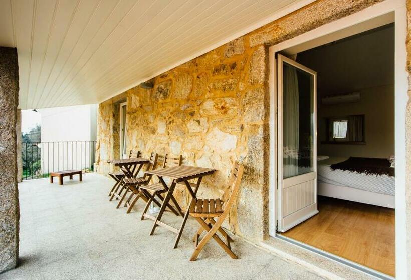 شقة غرفة واحدة, Vougaldeias Casas Da Seara