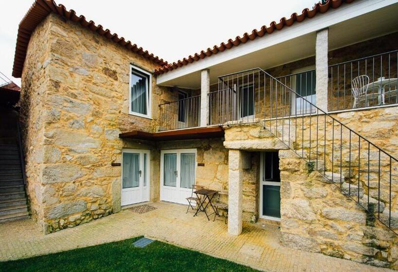 Люкс, Vougaldeias Casas Da Seara