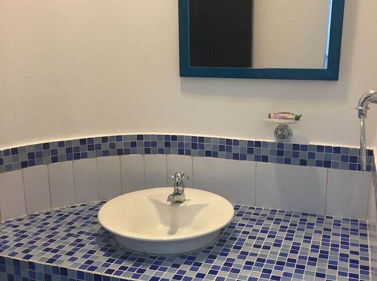 标准三人间, Hostal Central Beach