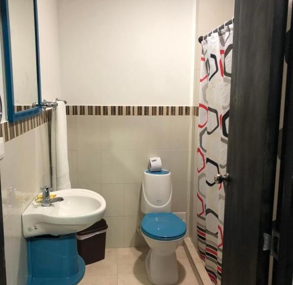 标准三人间, Hostal Central Beach