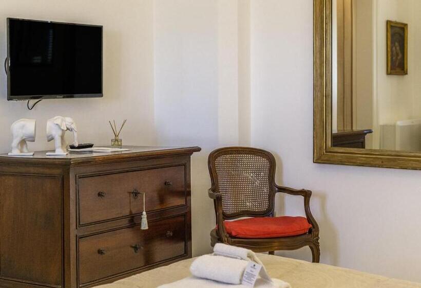 Номер Стандарт, Tenutayala   Residenza Agrituristica