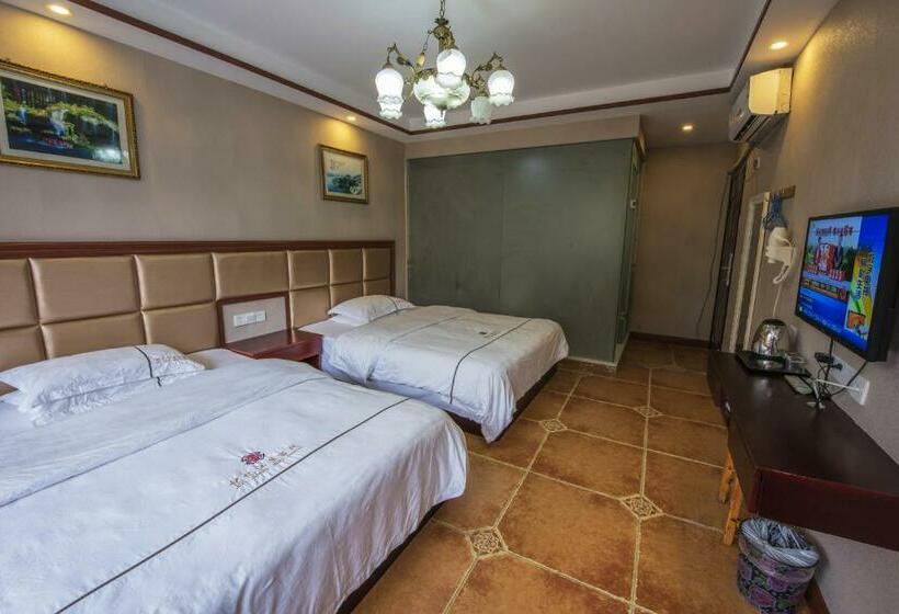 Номер Стандарт с Балконом, Fenghuang Memory Linjiang Inn