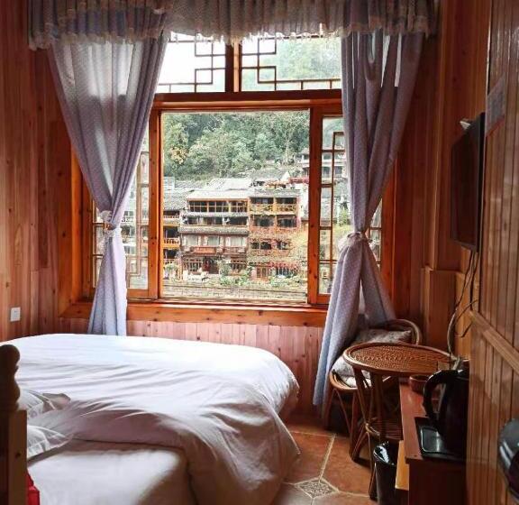 Номер Basic, Fenghuang Memory Linjiang Inn