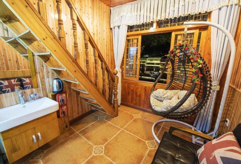 Номер Стандарт, Fenghuang Memory Linjiang Inn
