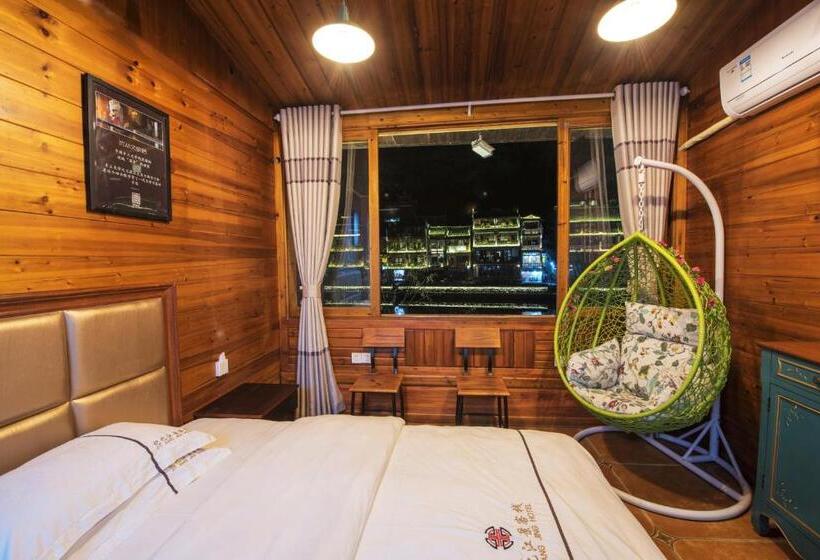 Номер Стандарт, Fenghuang Memory Linjiang Inn
