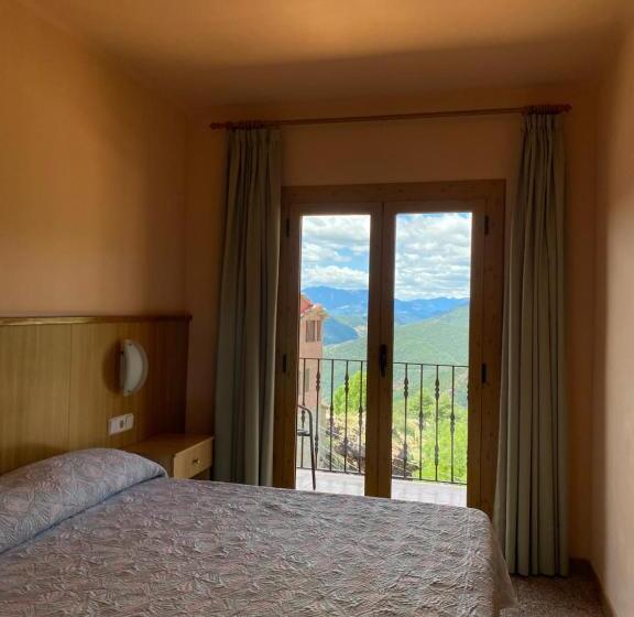 Номер Стандарт, Hostal Alt Llobregat