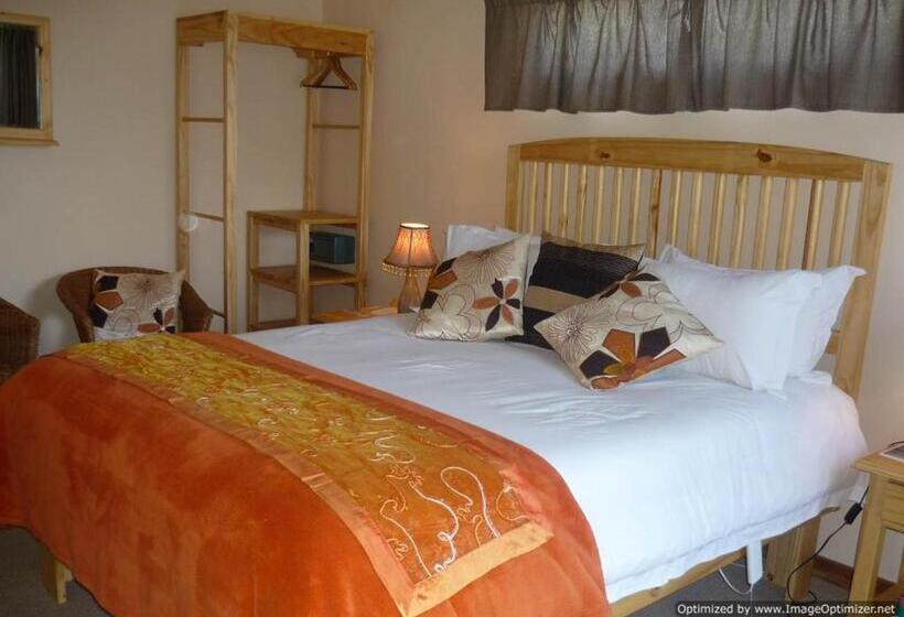 Номер Стандарт Вид на Бассейн, Colesview Guest House