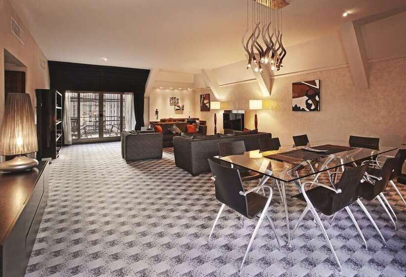 Люкс Кровать Кинг, Watt Hotel Rahway, Tapestry Collection By Hilton