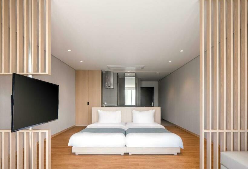 Номер Deluxe, Hanwha Resort Geoje Belvedere