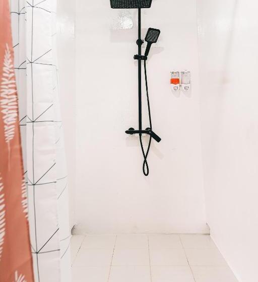 스탠다드 룸 공동 욕실, Kokos Hostel Padang City