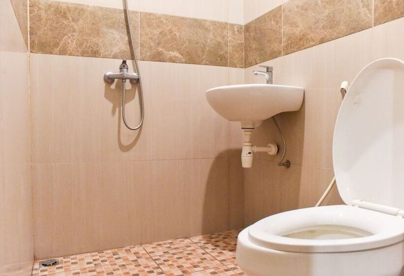 Номер Стандарт, Reddoorz Near Surabaya Town Square