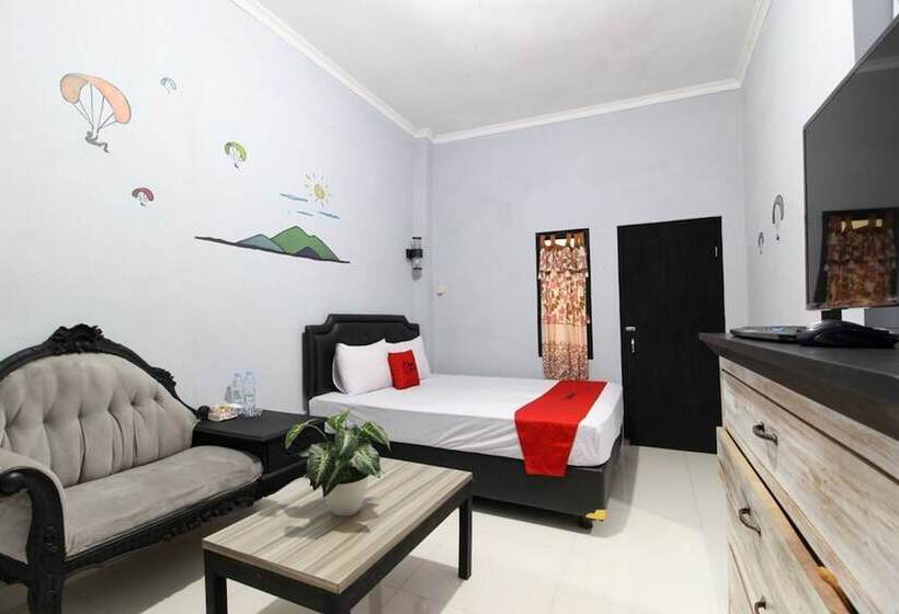 Номер Deluxe, Reddoorz Near Graha Saba Ugm