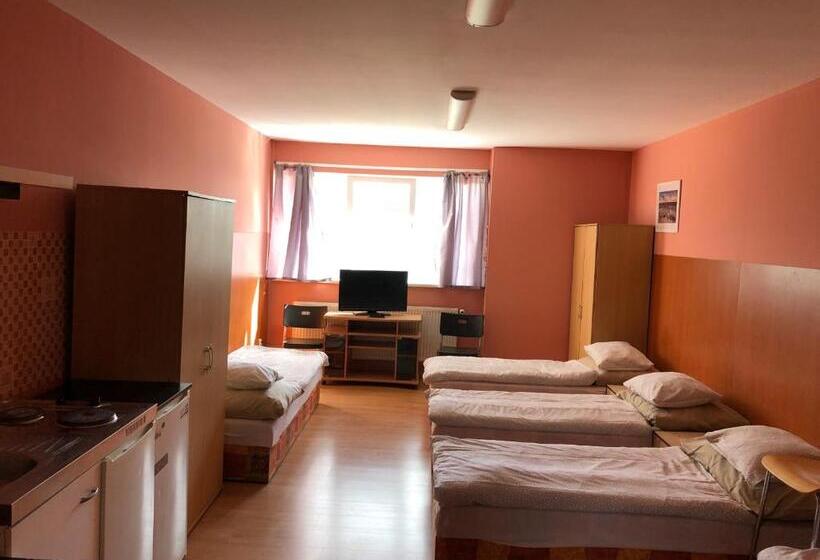 클래식 4인 룸, Apartments Stupava