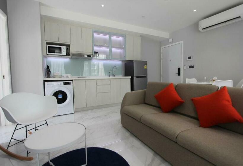 استودیوی استاندارد, 85 Soho Premium Residences