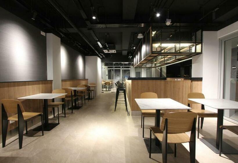 استودیوی استاندارد, 85 Soho Premium Residences