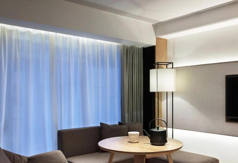 Студия Стандарт, Haikou S Inn