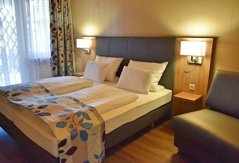 Номер Стандарт с Балконом, Cafe Hotel Altreuter
