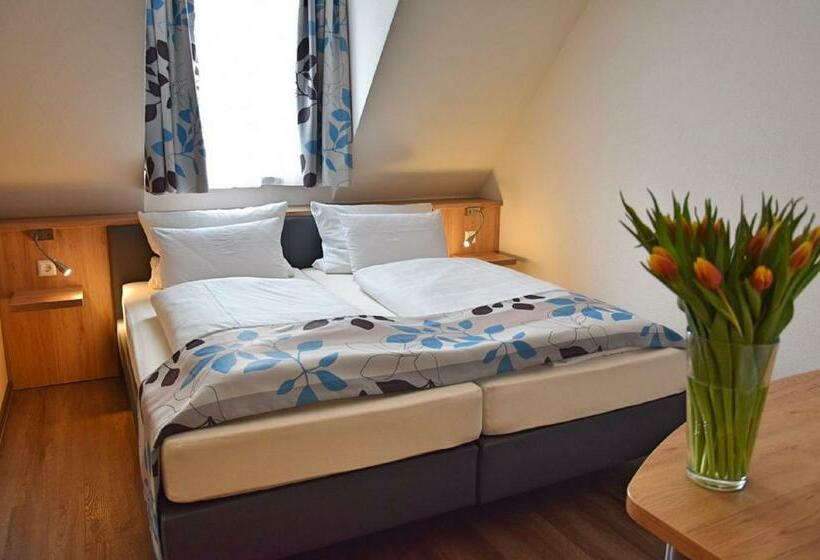 Номер Стандарт, Cafe Hotel Altreuter