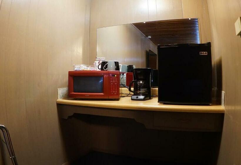 Студия Стандарт, Eagle Nest Fly Shack & Lodge