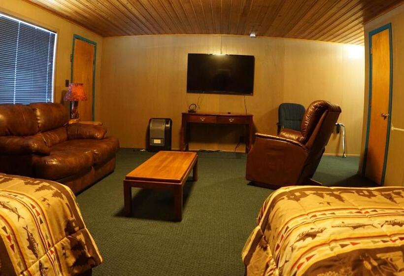 Студия Стандарт, Eagle Nest Fly Shack & Lodge