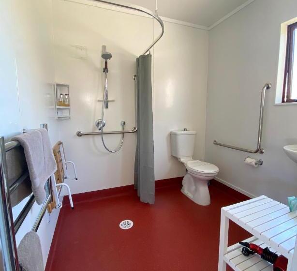 Студия Стандарт, Adventure Lodge And Motels And Tongariro Crossing Track Transport