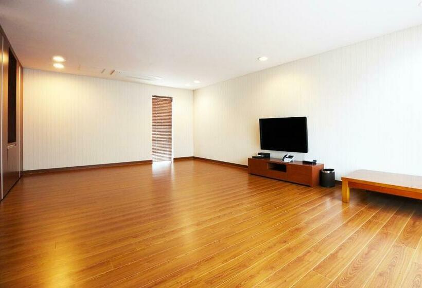 Семейный Номер, Sobaeksan Punggi Spa Resort