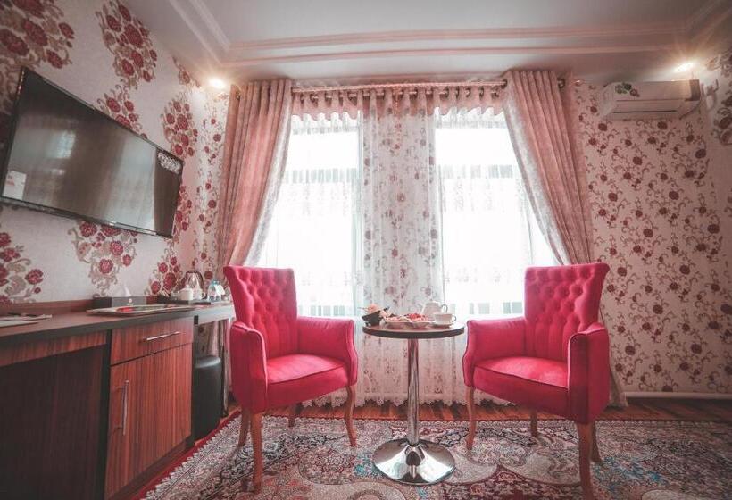 패밀리 스위트, Asmald Palace
