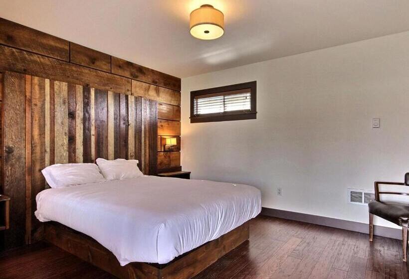 Номер Стандарт, Pitchwood Inn