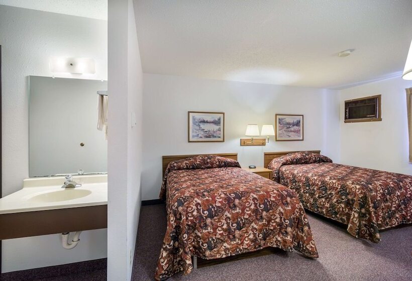 Номер Стандарт 2 Двуспальные Кровати, Rodeway Inn Gateway To Medora Troosevelt & Makoshika State Park