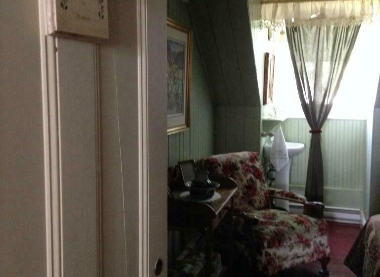 Номер Стандарт, Auberge Les Blancs Moutons