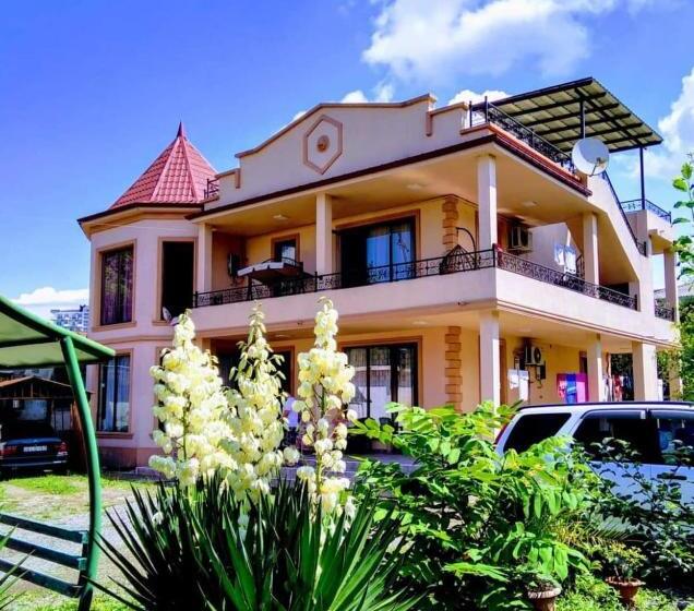 اتاق سوپریور خانوادگی, Apartment Maxinjauri