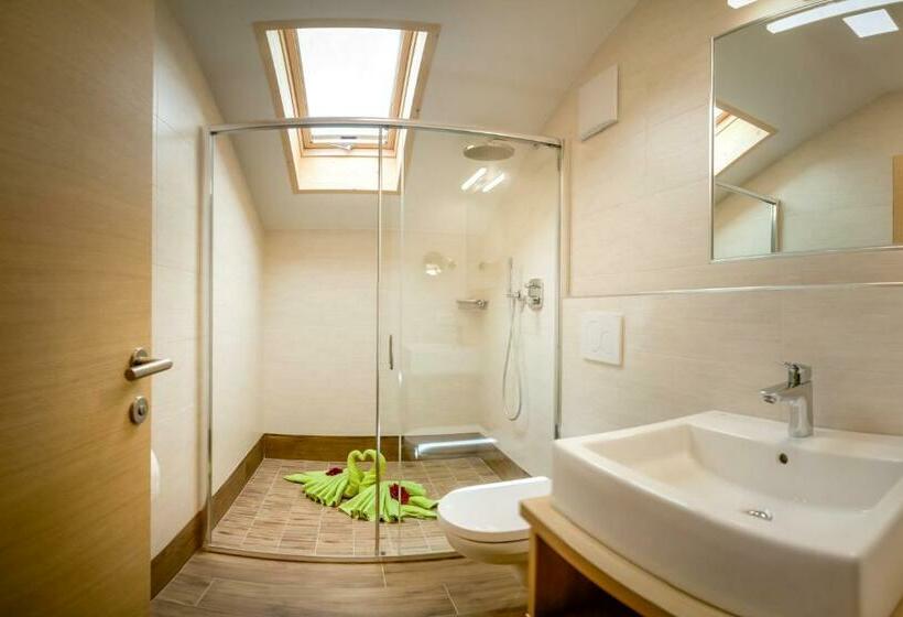 Номер Стандарт с Балконом, Garni Hotel Farmerhof