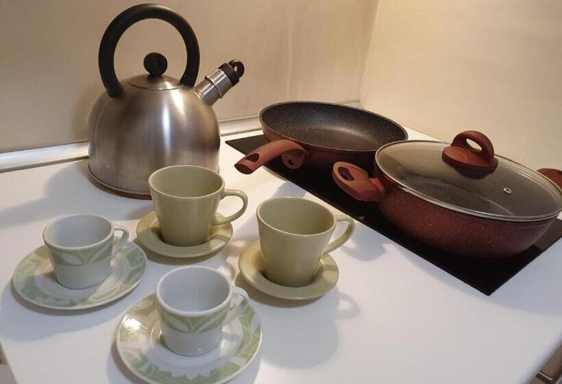 اتاق خانوادگی, Vittoria Guest House Salerno