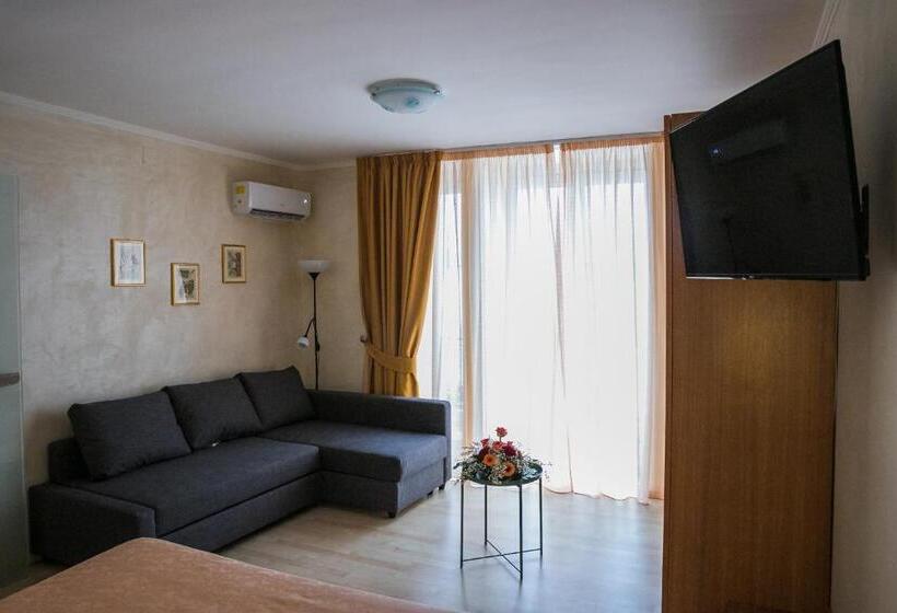 اتاق خانوادگی, Vittoria Guest House Salerno