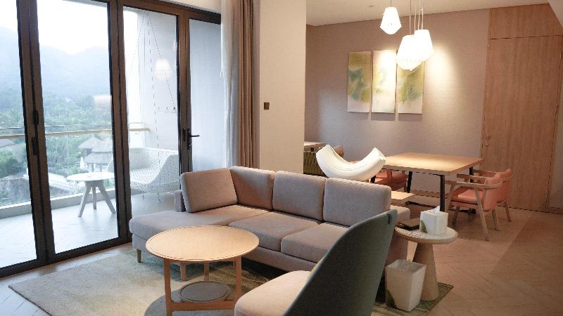Люкс Кровать Кинг, Holiday Inn Resort Qionghai Guantang, An Ihg