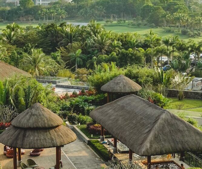 غرفة قياسية مزودة بشرفة مطلة على الحديقة, Holiday Inn Resort Qionghai Guantang, An Ihg