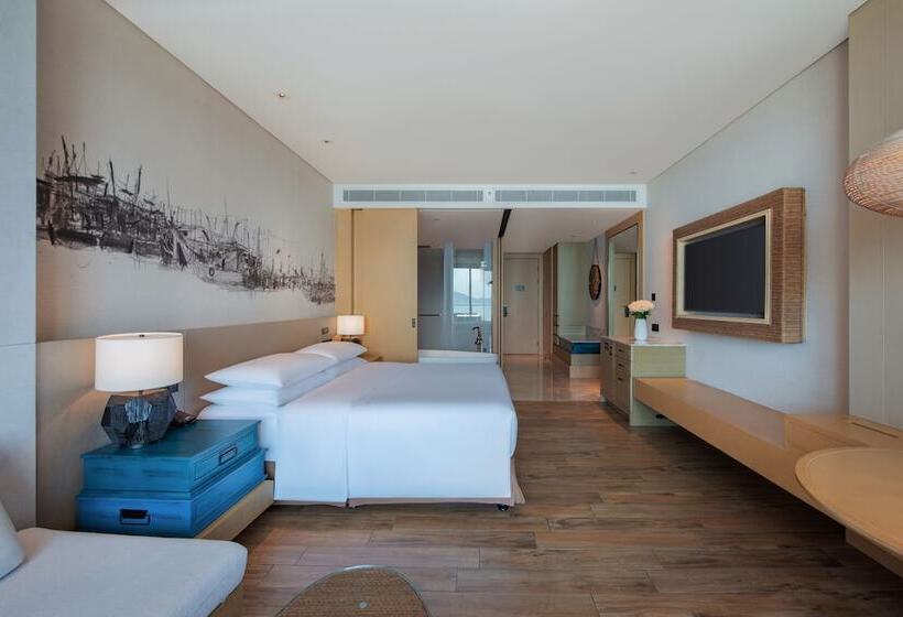 Номер Deluxe, Doubletree By Hilton Shanwei
