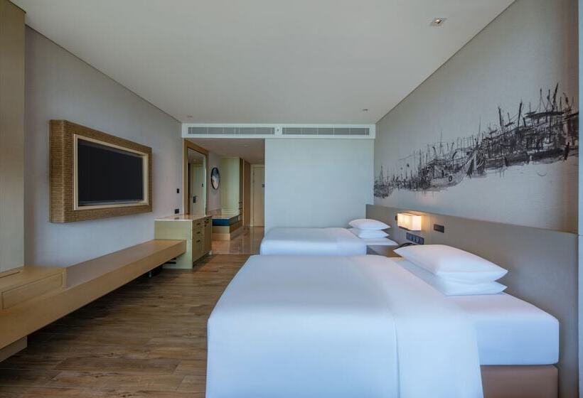 Номер Executive, Doubletree By Hilton Shanwei