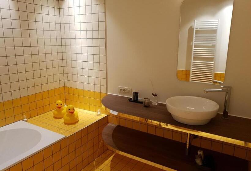 Семейный Номер, B&b La Corderie