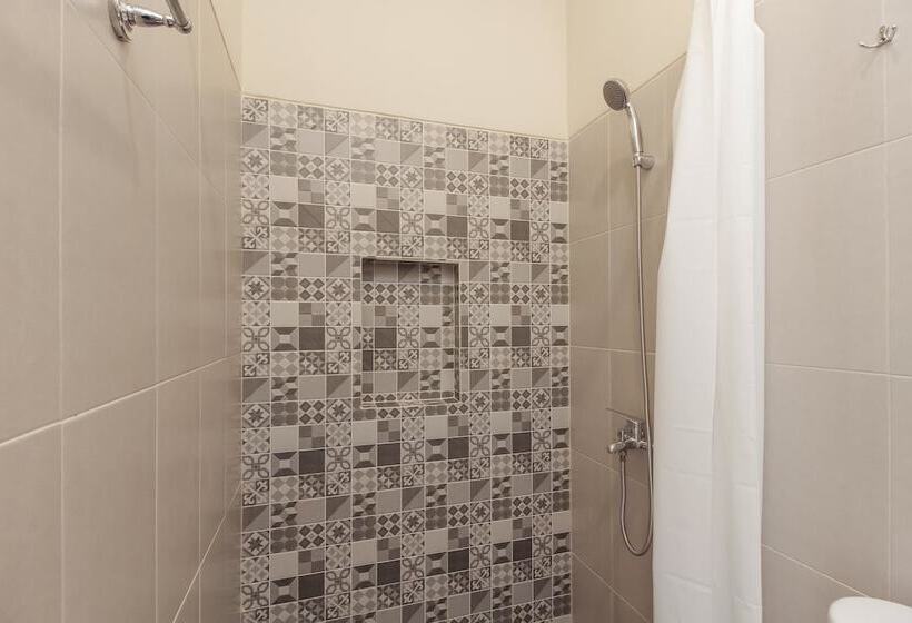 Номер Стандарт, Reddoorz Near Soekarno Hatta Airport
