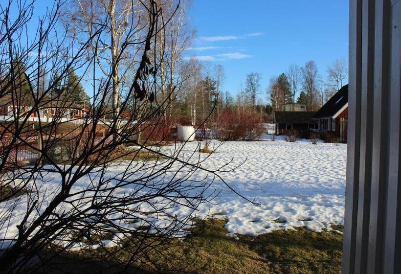 Négyágyas Standard Szoba, Affären Må Bra