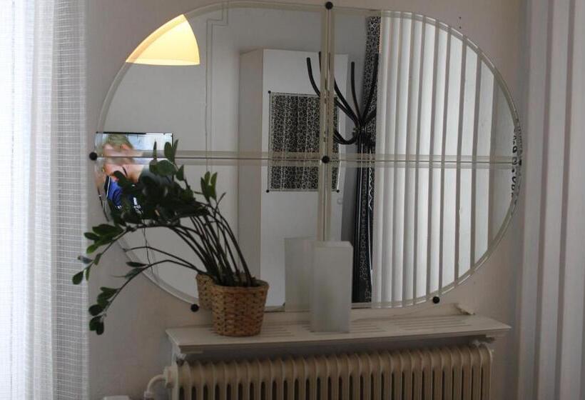 اتاق استاندارد, Affären Må Bra
