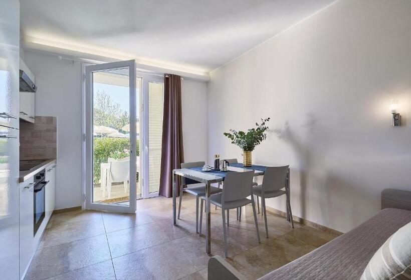 带1个卧室的公寓, Golden Apartments