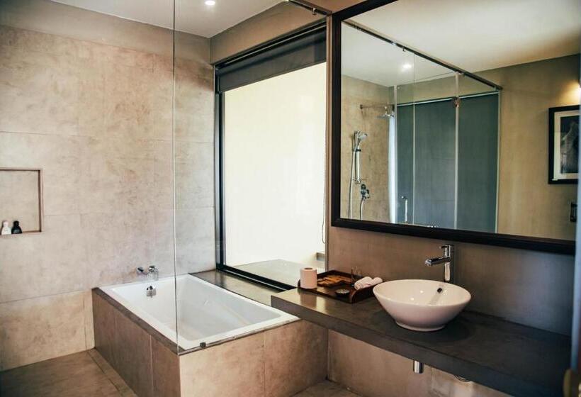 Deluxe Suite King Bed, Sigiriya King S Resort