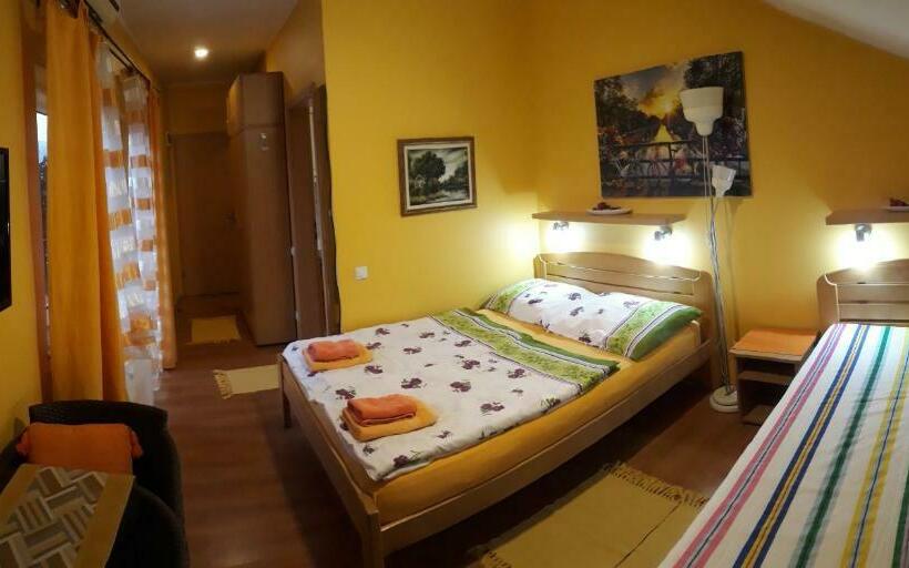 Standard Triple Room with Terrace, Biser Apartmani